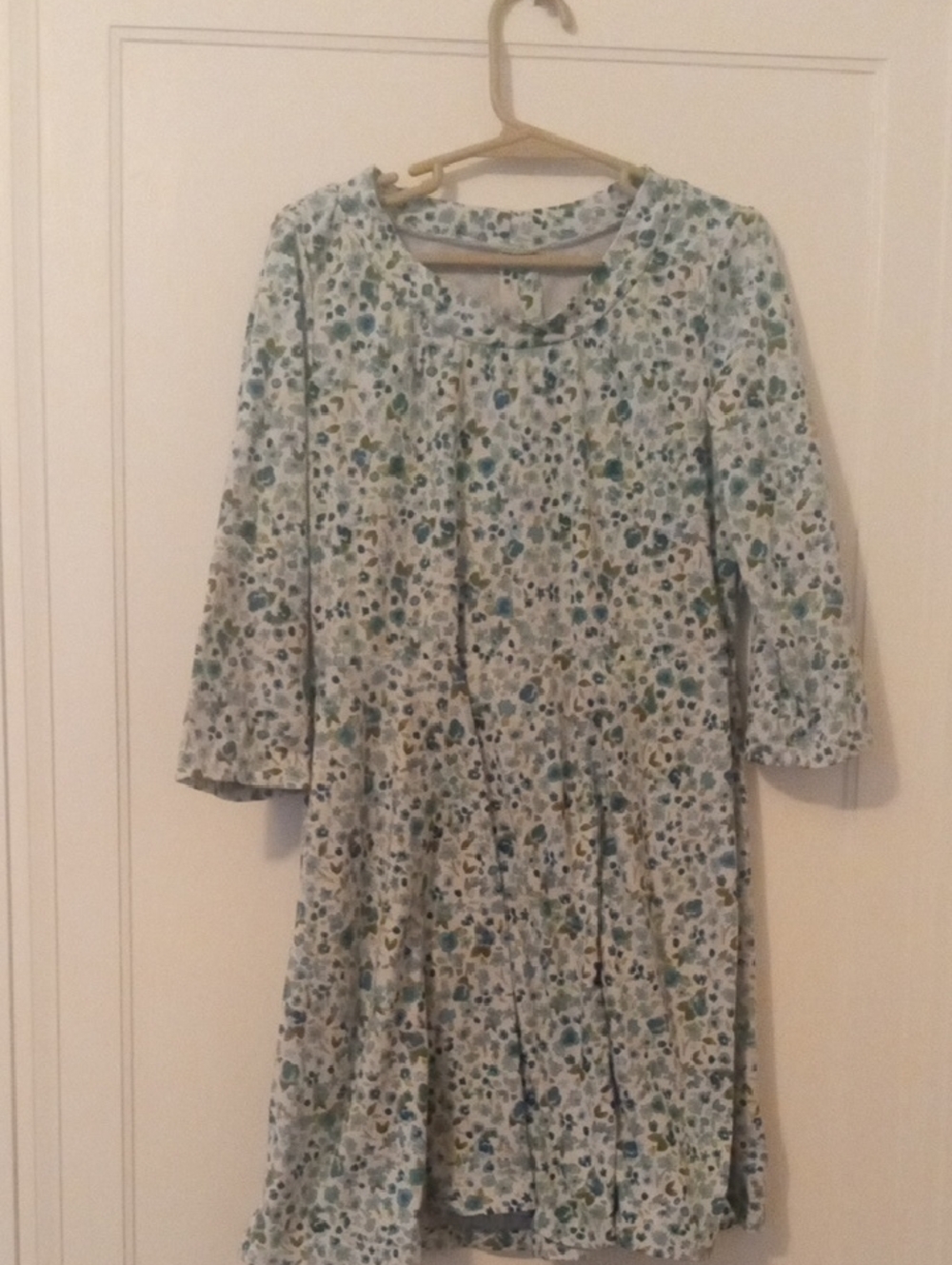 girl 6/7 blue green white print dress
